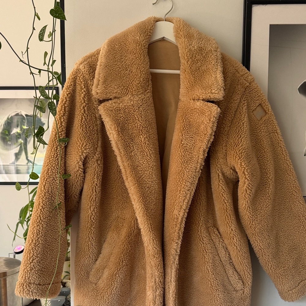 ALO Yoga Women's Teddy Trench Coat in Camel
